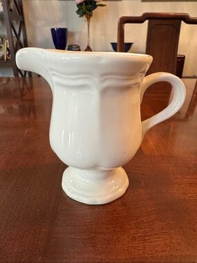 Mikasa French Countryside White Creamer F9000 Japan